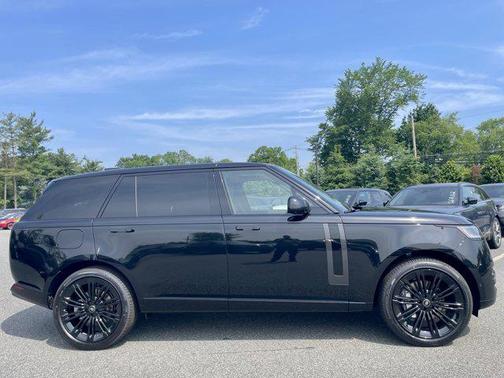 2025 Land Rover Range Rover P400 SE 7 Seat