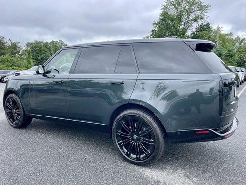 2025 Land Rover Range Rover P400 SE 7 Seat