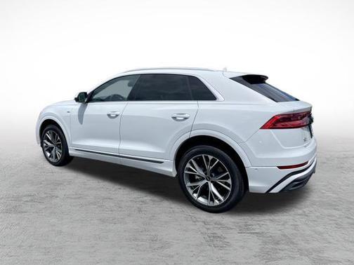 2023 Audi Q8 55 Premium Plus