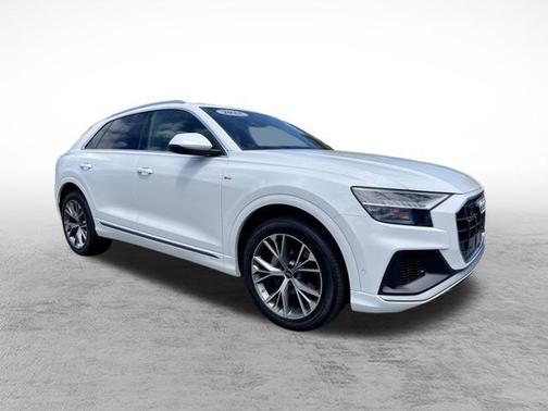 2023 Audi Q8 55 Premium Plus