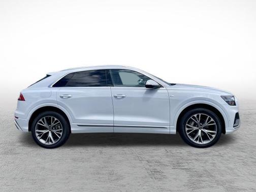 2023 Audi Q8 55 Premium Plus