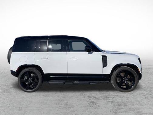 2025 Land Rover Defender 110 P400 X-Dynamic SE