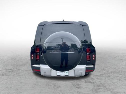 2025 Land Rover Defender 130 P300 S