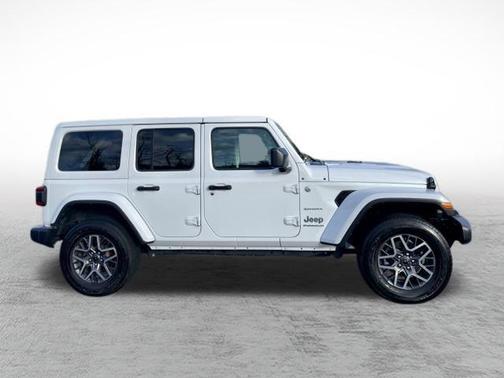 2024 Jeep Wrangler 4-Door Sahara 4x4