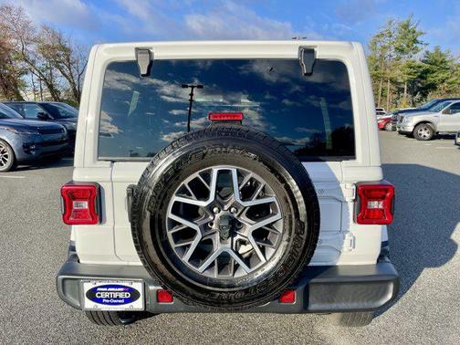 2024 Jeep Wrangler 4-Door Sahara 4x4