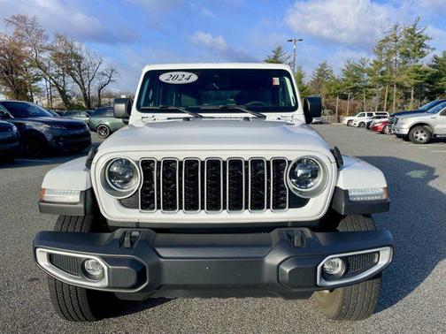 2024 Jeep Wrangler 4-Door Sahara 4x4