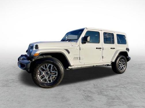 2024 Jeep Wrangler 4-Door Sahara 4x4