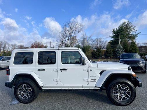 2024 Jeep Wrangler 4-Door Sahara 4x4