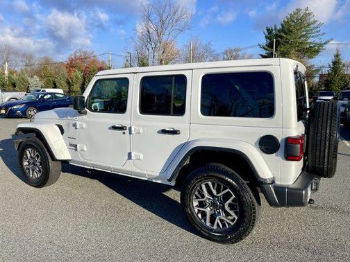 2024 Jeep Wrangler 4-Door Sahara 4x4