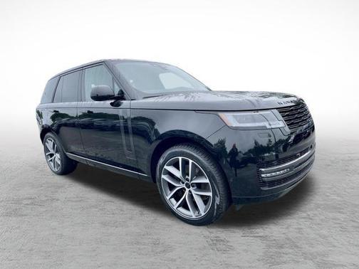 Santorini Black 2026 Land Rover Range Rover P400 SE