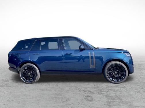 2025 Land Rover Range Rover P400 SE 7 Seat