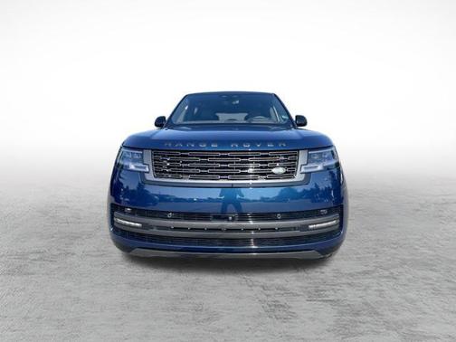 2025 Land Rover Range Rover P400 SE 7 Seat