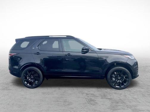 2024 Land Rover Discovery P300 Dynamic SE