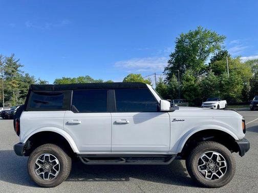 Oxford White 2024 Ford Bronco Outer Banks