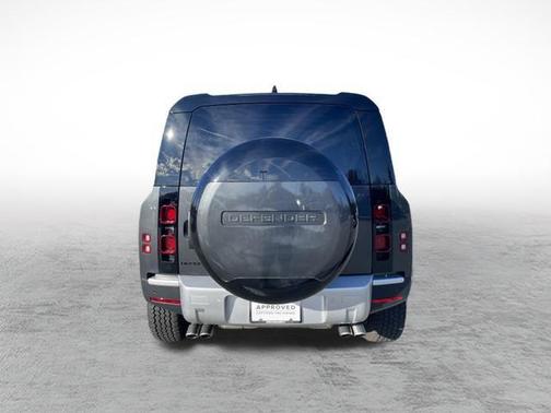 2024 Land Rover Defender 110 P500 SE