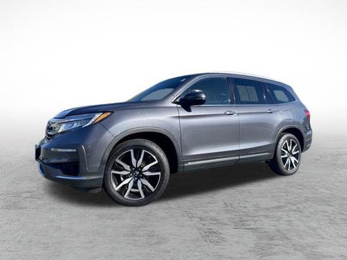 2022 Honda Pilot Touring 8-Passenger