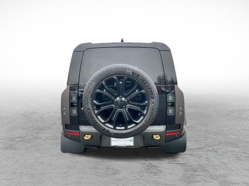 2026 Land Rover Defender P635 OCTA