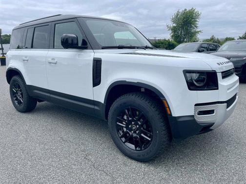 2025 Land Rover Defender 110 P300