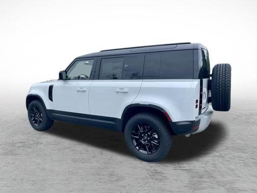 2025 Land Rover Defender 110 P300