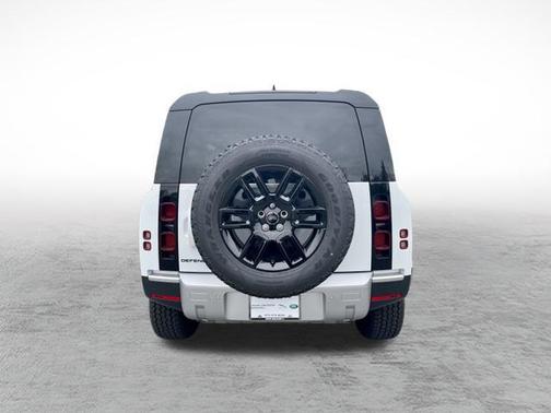 2025 Land Rover Defender 110 P300