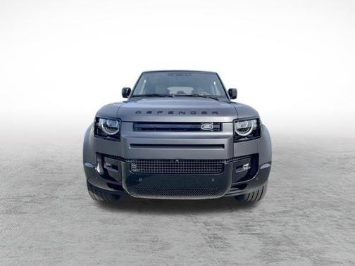 2026 Land Rover Defender 110 V8