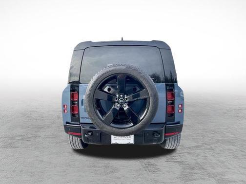 2024 Land Rover Defender 110 P400 X-Dynamic SE