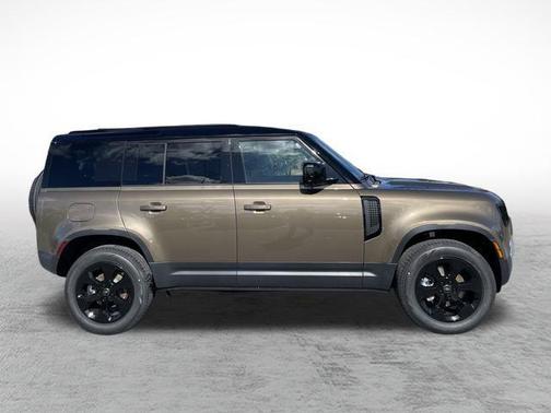 2025 Land Rover Defender 110 P300