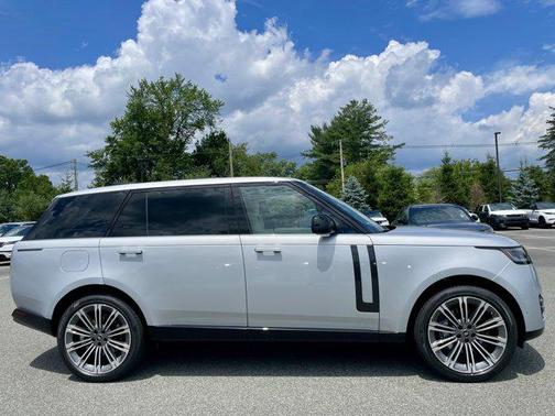 2025 Land Rover Range Rover P400 SE 7 Seat