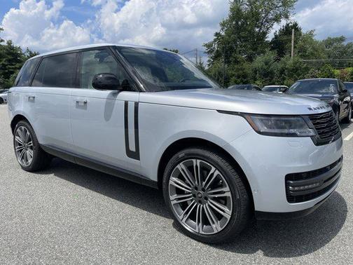 2025 Land Rover Range Rover P400 SE 7 Seat