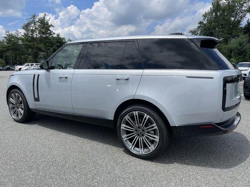 2025 Land Rover Range Rover P400 SE 7 Seat