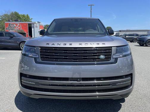 2025 Land Rover Range Rover P400 SE