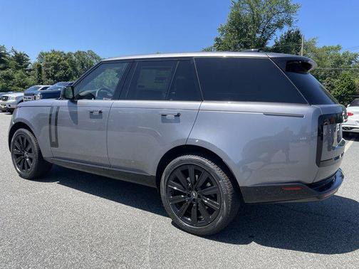 2025 Land Rover Range Rover P400 SE