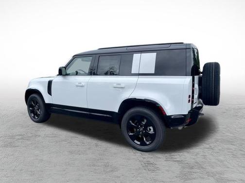 2025 Land Rover Defender 110 P400 X-Dynamic SE