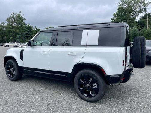 2025 Land Rover Defender 110 P400 X-Dynamic SE