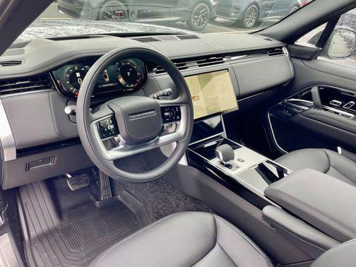 2025 Land Rover Range Rover P400 SE 7 Seat