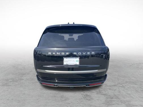 2025 Land Rover Range Rover P530 SE