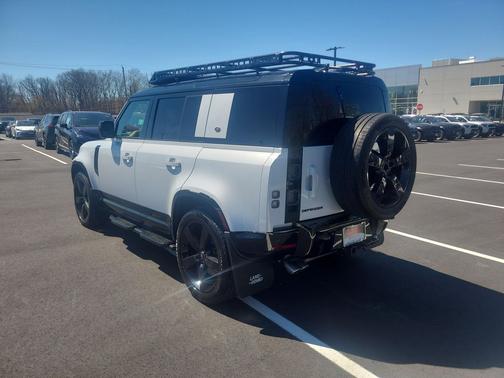 Yulong White Metallic 2023 Land Rover Defender 110 V8