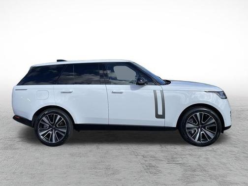 2025 Land Rover Range Rover SE