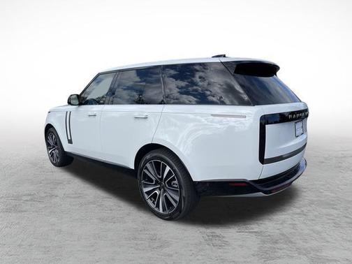 2025 Land Rover Range Rover SE