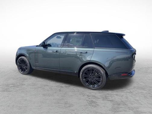 Belgravia Green Metallic 2026 Land Rover Range Rover P400 SE