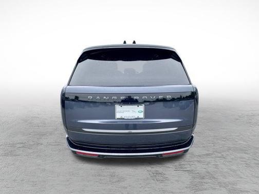 2025 Land Rover Range Rover P530 SE