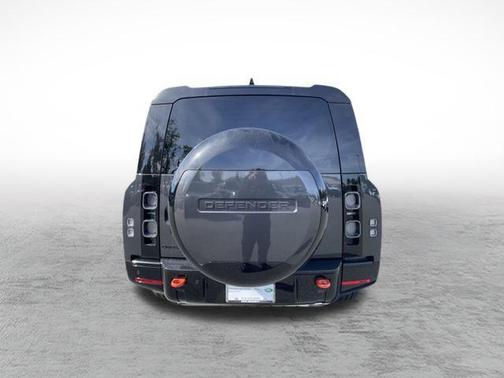 2025 Land Rover Defender 130 P400 X