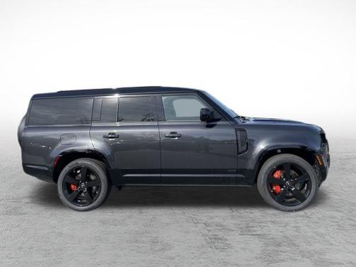 2025 Land Rover Defender 130 P400 X