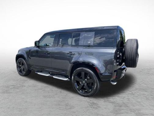 2023 Land Rover Defender 110 V8