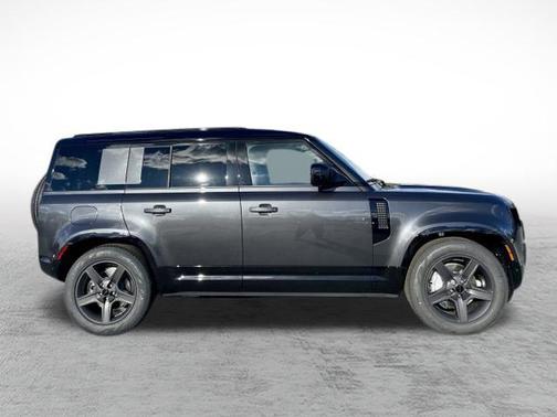 2026 Land Rover Defender X-Dynamic SE