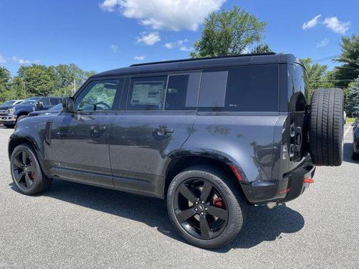 2025 Land Rover Defender 110 P400 X