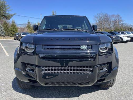 2025 Land Rover Defender 110 P400 X