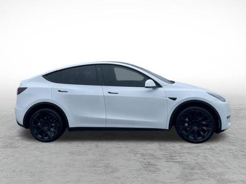 2022 Tesla Model Y Long Range Dual Motor All-Wheel Drive