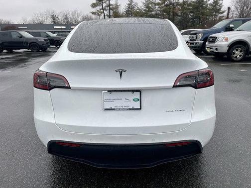 2022 Tesla Model Y Long Range Dual Motor All-Wheel Drive