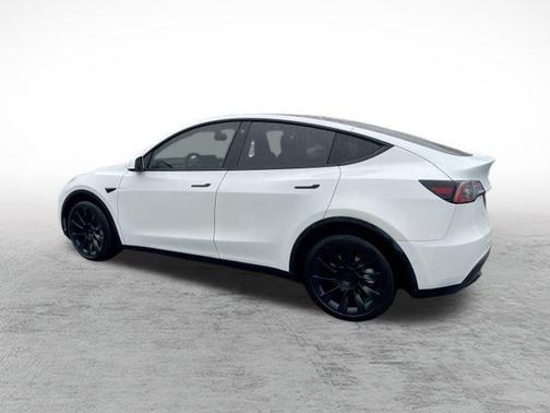 2022 Tesla Model Y Long Range Dual Motor All-Wheel Drive